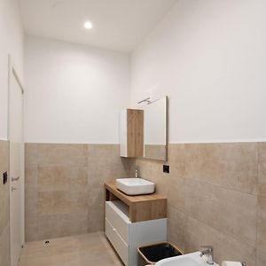 Camera con letto king size